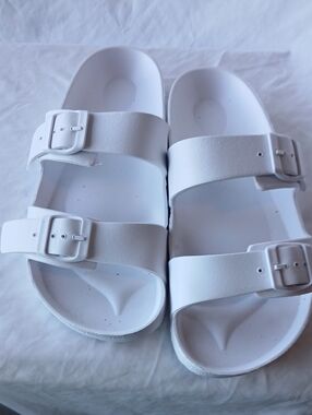 Shade & Shore White Double-Buckle Kids Sandals